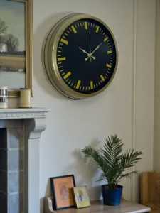 Retro Görünümlü Eskitme Metal Duvar Saati 40 cm · Model 4088E