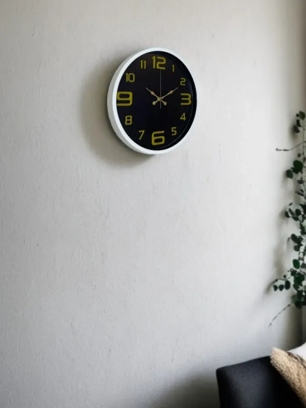 Beyaz Plastik Duvar Saati 36 cm · Model PP-3610W