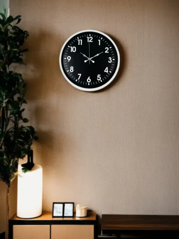 Beyaz Plastik Duvar Saati 36 cm · Model PP-3631W