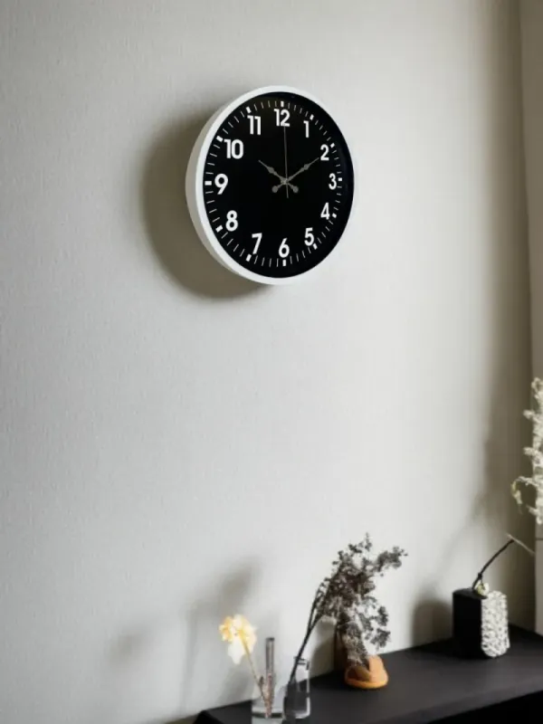 Beyaz Plastik Duvar Saati 36 cm · Model PP-3631W