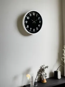 Beyaz Plastik Duvar Saati 36 cm · Model PP-3631W