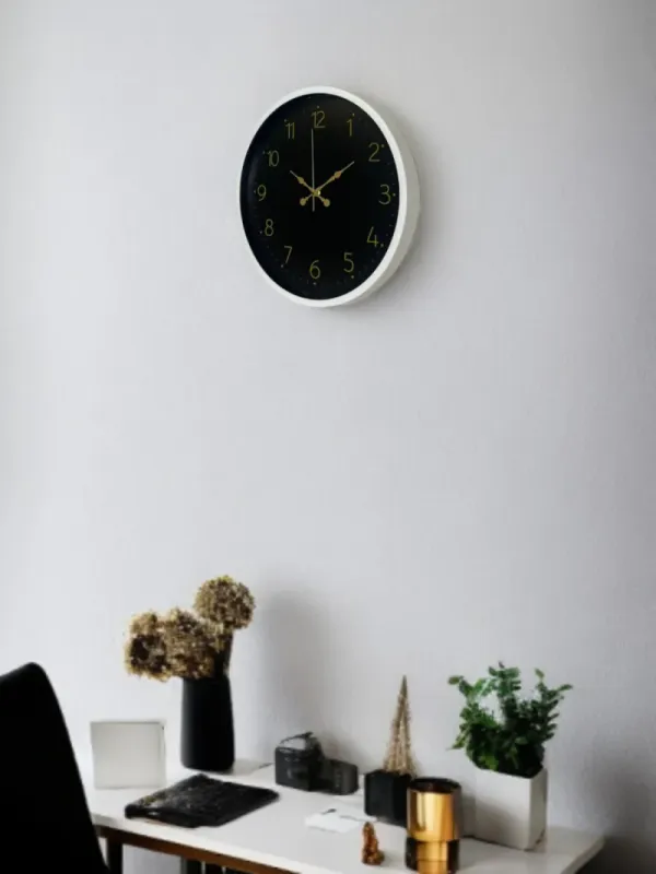 Beyaz Plastik Duvar Saati 36 cm · Model PP-3646W