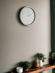 Beyaz Plastik Duvar Saati 36 cm · Model PP-3648W
