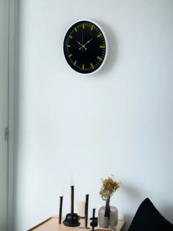 Beyaz Plastik Duvar Saati 36 cm · Model PP-3688W