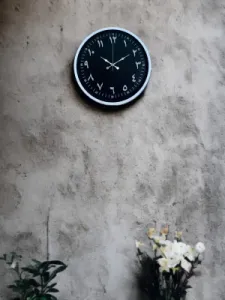 Beyaz Plastik Duvar Saati 36 cm · Model PP-3692W