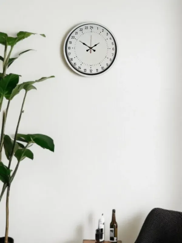 Göstergeli Beyaz Plastik Duvar Saati 36 cm · Model PP-3697W