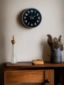 Gri Plastik Duvar Saati 36 cm · Model PP-3631K