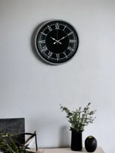 Roma Rakamlı Gri Plastik Duvar Saati 36 cm · Model PP-3651K