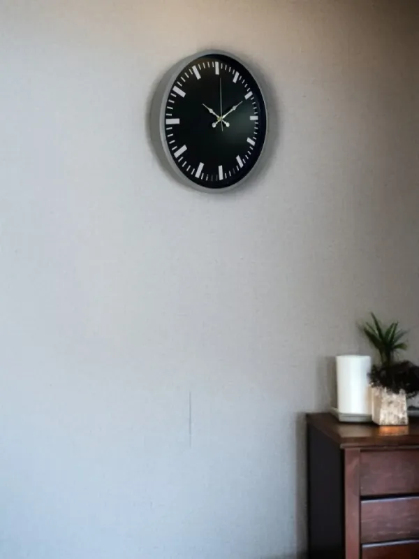Gri Plastik Duvar Saati 36 cm · Model PP-3687K
