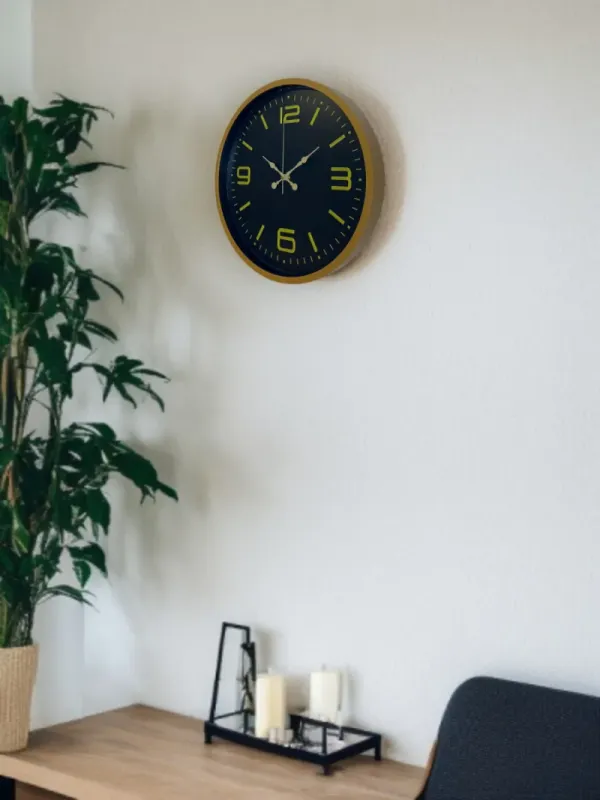 Kahverengi Plastik Duvar Saati 36 cm · Model PP-3644I