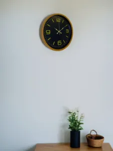Kahverengi Plastik Duvar Saati 36 cm · Model PP-3644I