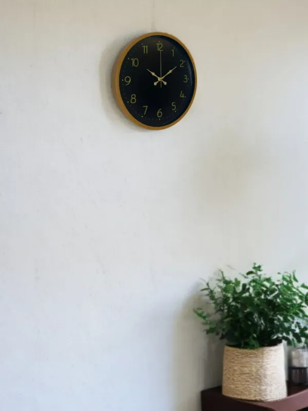 Kahverengi Plastik Duvar Saati 36 cm · Model PP-3646I