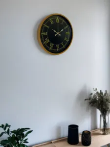 Roma Rakamlı Kahverengi Plastik Duvar Saati 36 cm · Model PP-3672I