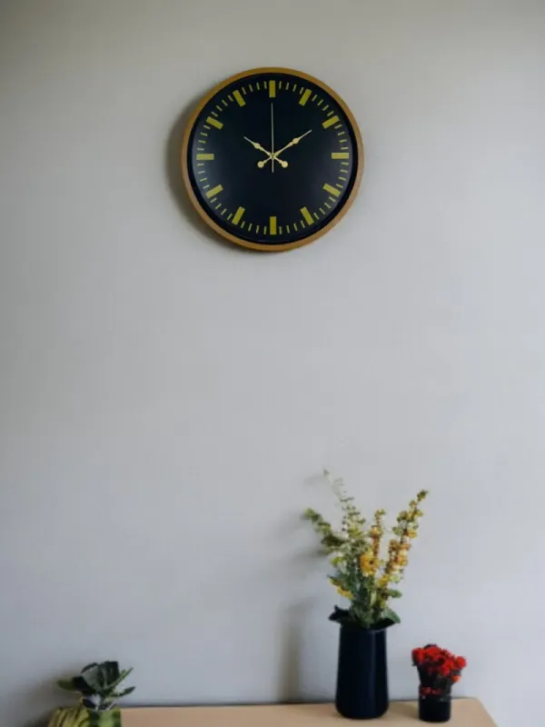 Kahverengi Plastik Duvar Saati 36 cm · Model PP-3688I
