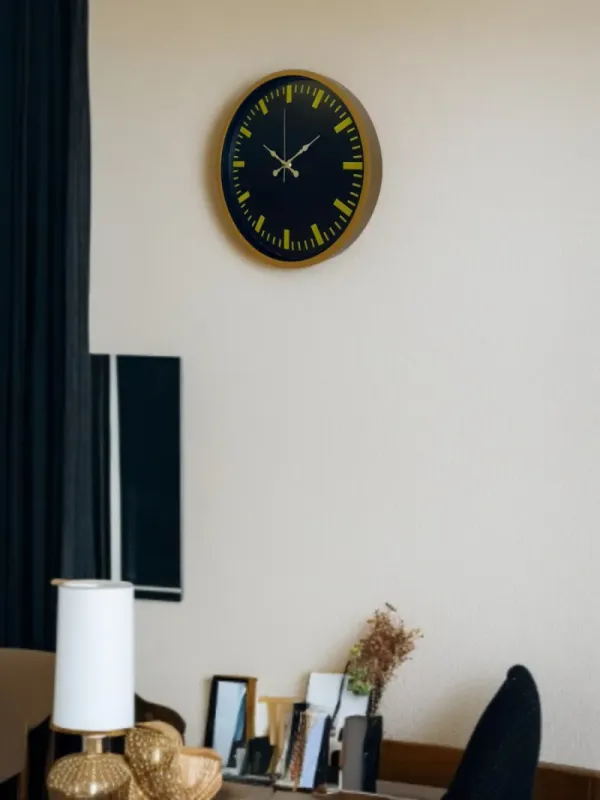 Kahverengi Plastik Duvar Saati 36 cm · Model PP-3688I