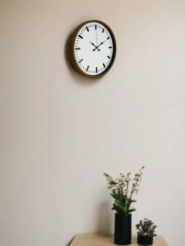 Kahverengi Plastik Duvar Saati 36 cm · Model PP-3689I