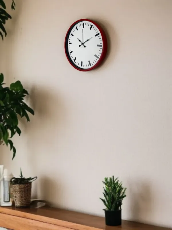Kırmızı Plastik Duvar Saati 36 cm · Model PP-3689R