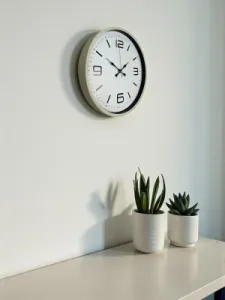 Krem Plastik Duvar Saati 36 cm · Model PP-3608X
