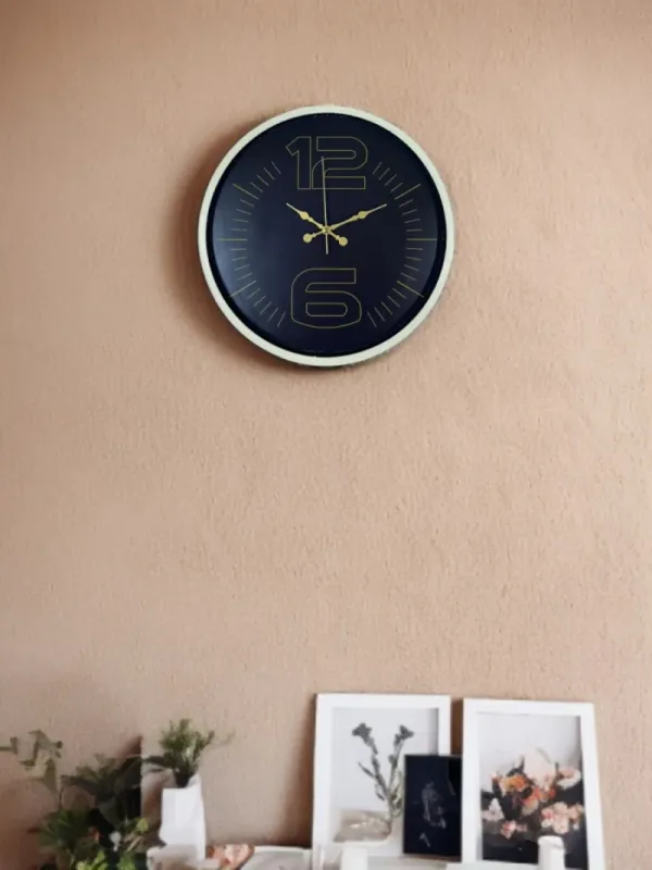Roma Rakamlı Krem Plastik Duvar Saati 36 cm · Model PP-3612X