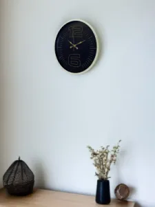 Roma Rakamlı Krem Plastik Duvar Saati 36 cm · Model PP-3612X