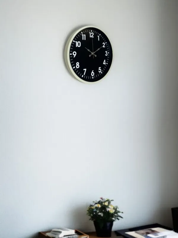 Krem Plastik Duvar Saati 36 cm · Model PP-3631X