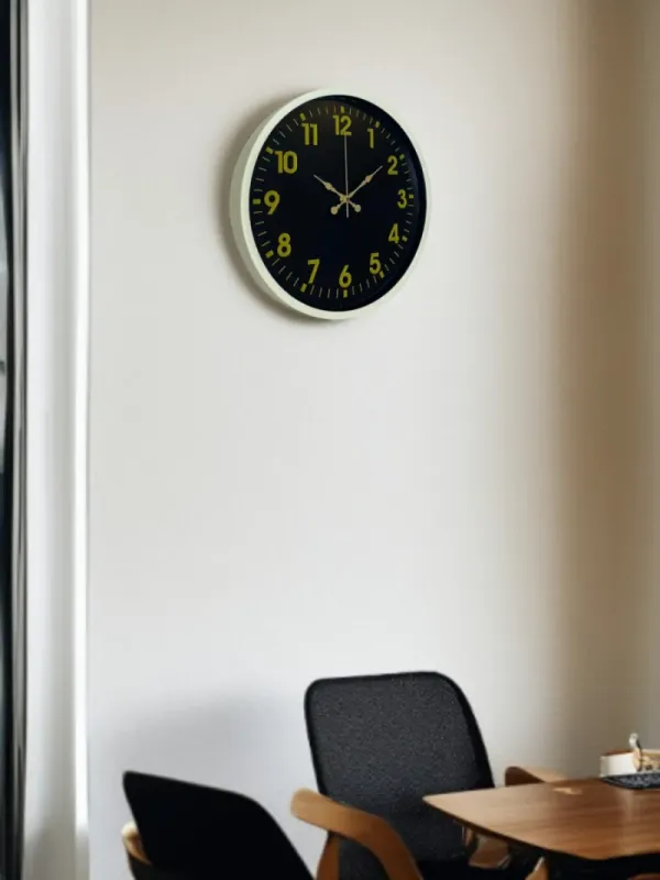 Krem Plastik Duvar Saati 36 cm · Model PP-3623X