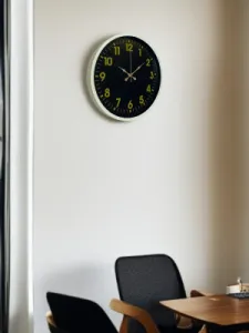 Krem Plastik Duvar Saati 36 cm · Model PP-3623X