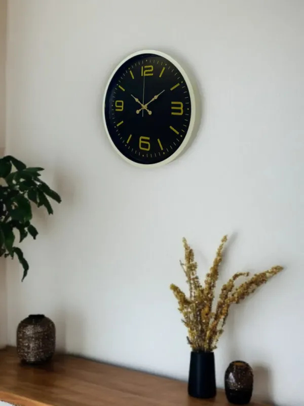 Krem Plastik Duvar Saati 36 cm · Model PP-3644X