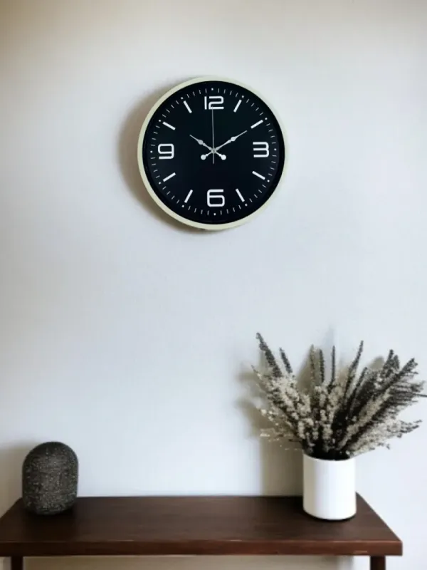 Krem Plastik Duvar Saati 36 cm · Model PP-3645X