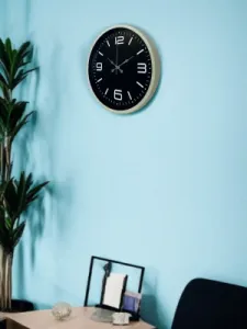Krem Plastik Duvar Saati 36 cm · Model PP-3645X