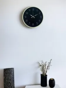 Krem Plastik Duvar Saati 36 cm · Model PP-3647X