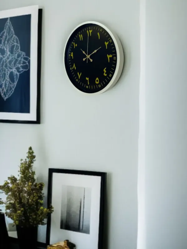 Krem Plastik Duvar Saati 36 cm · Model PP-3691X