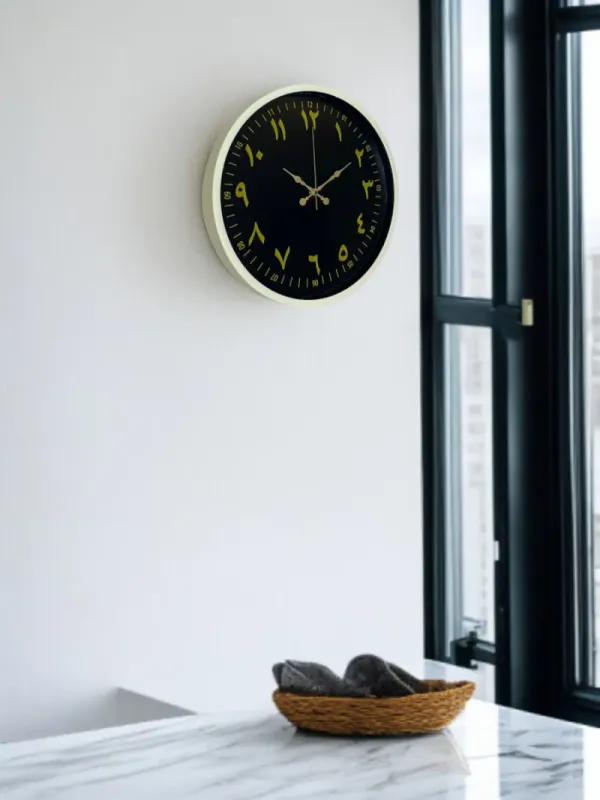Krem Plastik Duvar Saati 36 cm · Model PP-3691X
