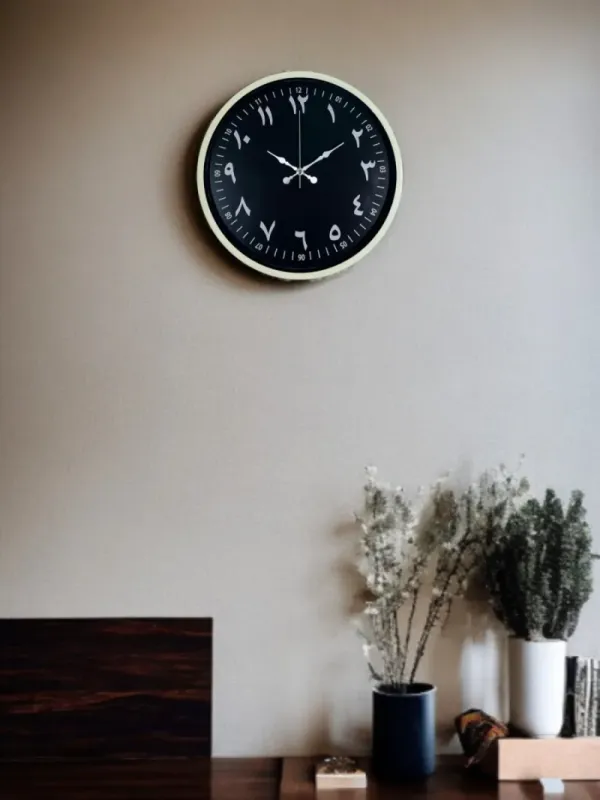 Krem Plastik Duvar Saati 36 cm · Model PP-3692X
