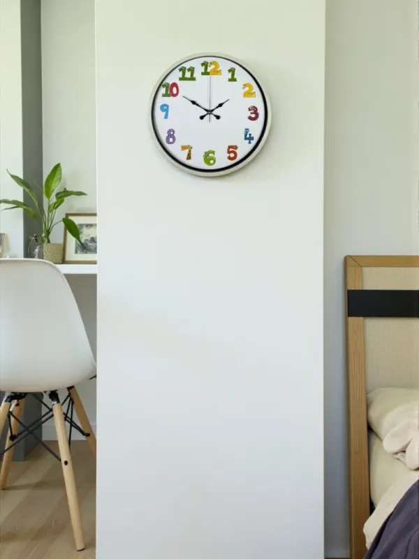 Çocuk Odası Krem Plastik Duvar Saati 36 cm · Model PP-3694X