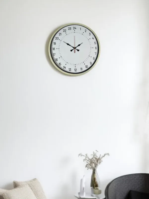 Göstergeli Krem Plastik Duvar Saati 36 cm · Model PP-3697X