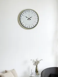 Göstergeli Krem Plastik Duvar Saati 36 cm · Model PP-3697X