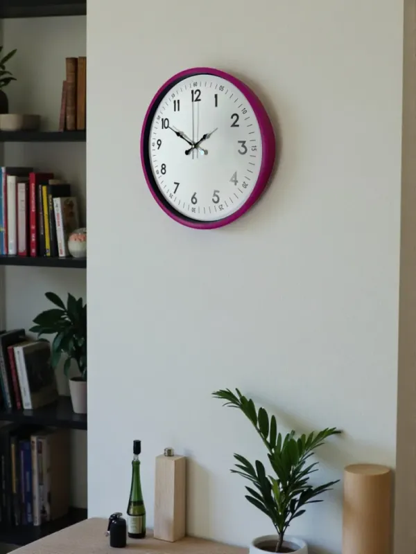 Pembe Plastik Duvar Saati 36 cm · Model PP-3605P