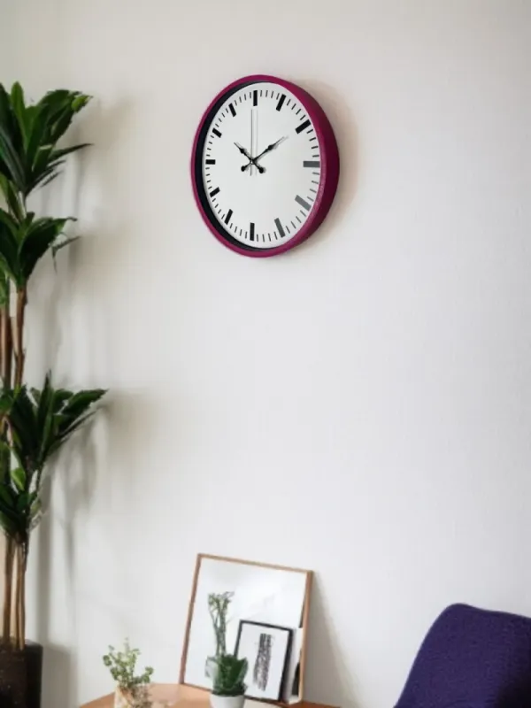 Pembe Plastik Duvar Saati 36 cm · Model PP-3689P