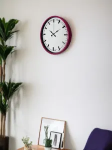 Pembe Plastik Duvar Saati 36 cm · Model PP-3689P