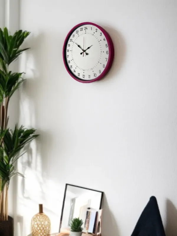 Göstergeli Pembe Plastik Duvar Saati 36 cm · Model PP-3697P
