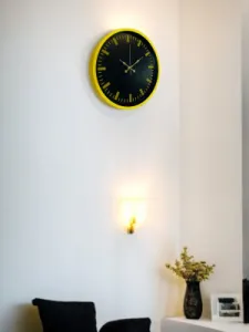 Roma Rakamlı Sarı Plastik Duvar Saati 36 cm · Model PP-3688Y