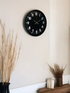 Siyah Plastik Duvar Saati 36 cm · Model PP-3631B
