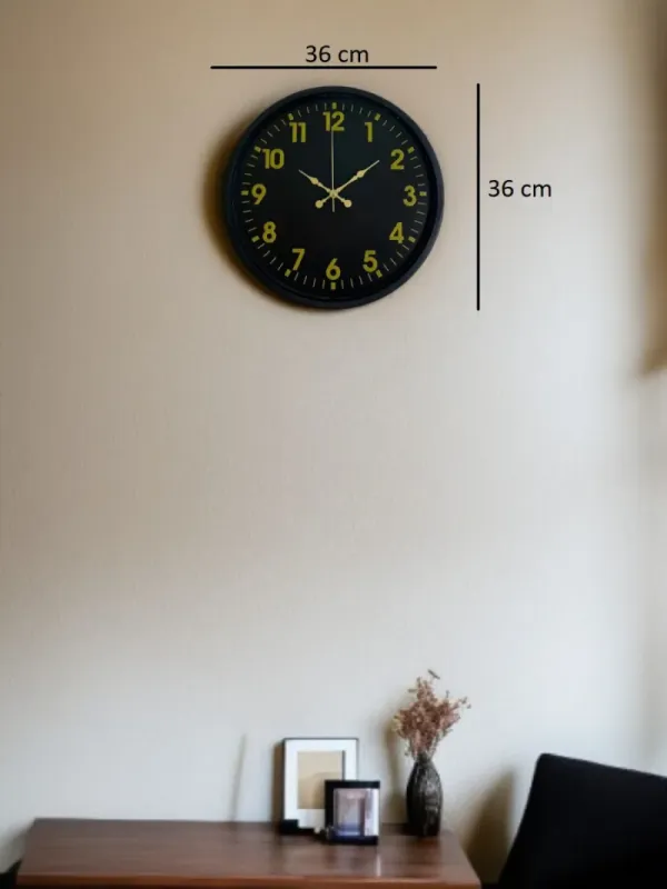 Siyah Plastik Duvar Saati 36 cm · Model PP-3623B