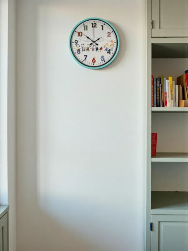Çocuk Odası Turkuaz Plastik Duvar Saati 36 cm · Model PP-3693T