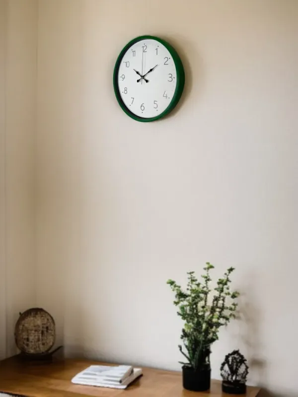 Yeşil Plastik Duvar Saati 36 cm · Model PP-3604L