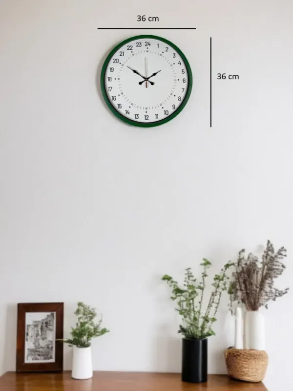 Göstergeli Yeşil Plastik Duvar Saati 36 cm · Model PP-3697L