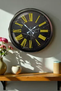 Desenli Siyah Metal Duvar Saati 52 cm · Model 5271B