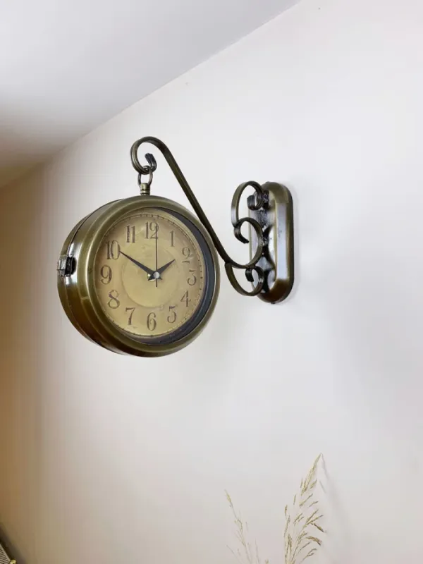 Retro Görünümlü Eskitme Metal İstasyon Saati 36 x 25 cm · Model CT-15E