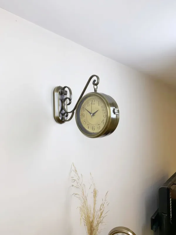 Retro Görünümlü Eskitme Metal İstasyon Saati 36 x 25 cm · Model CT-15E